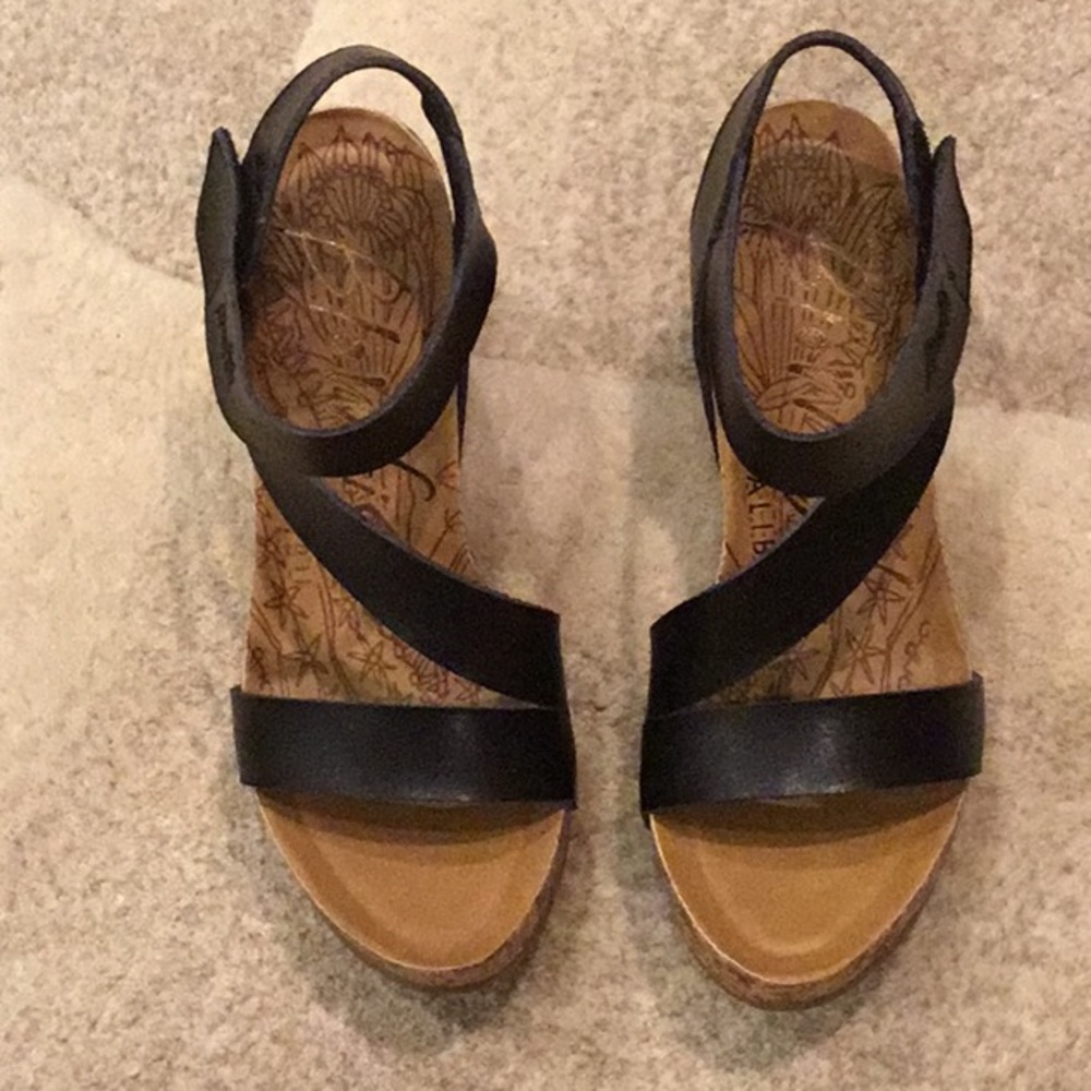 Platform sandals